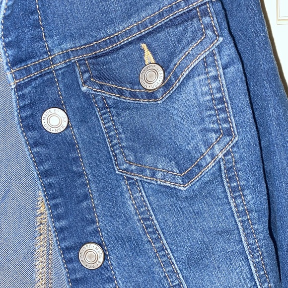 Jean jacket - Picture 2 of 3